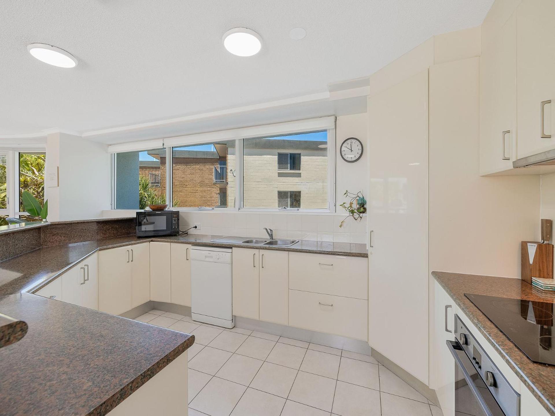 Chateau Royale Sunshine Coast Aparthotel Maroochydore