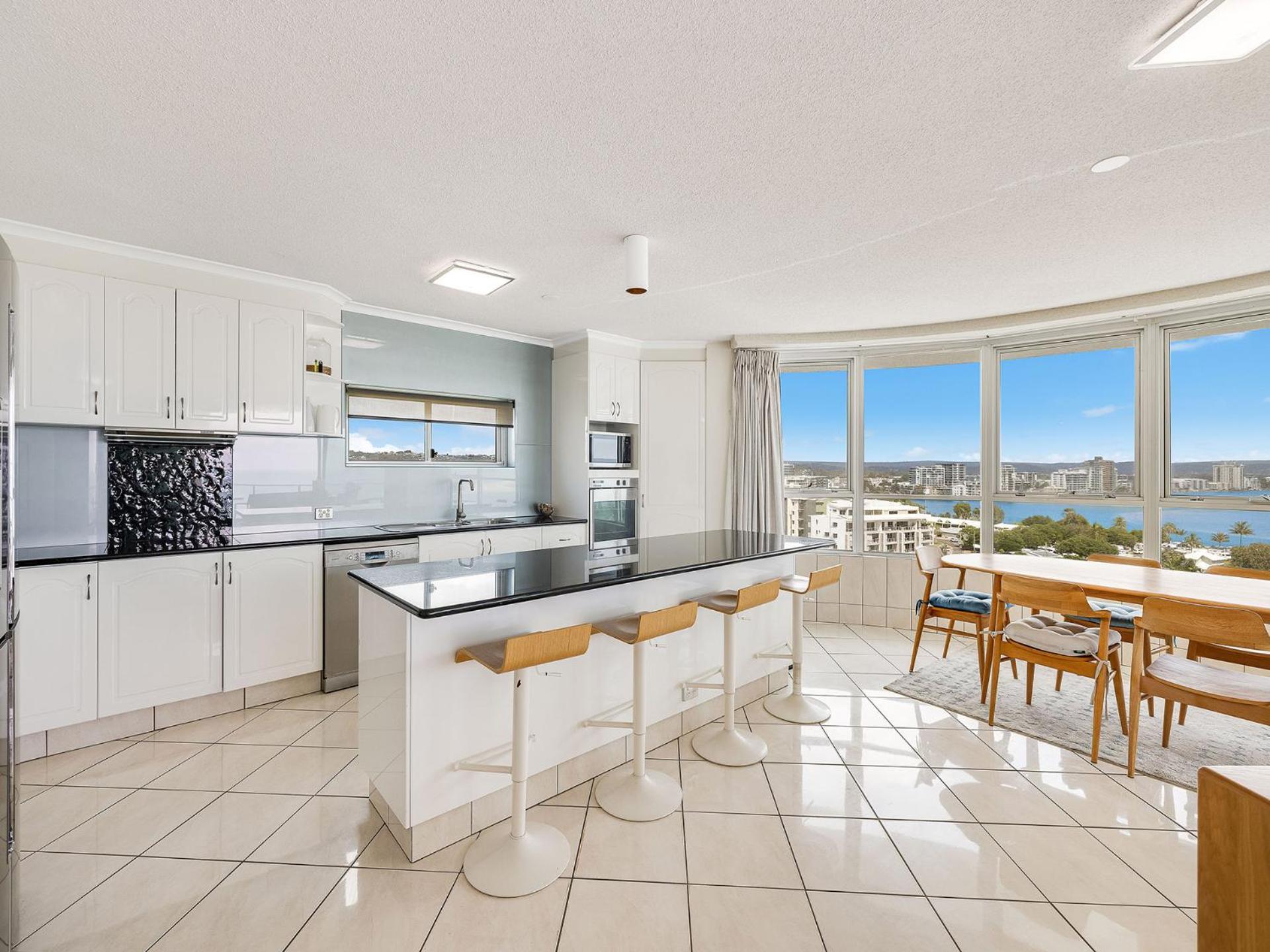 Aparthotel Chateau Royale Sunshine Coast 4*